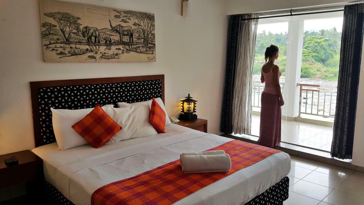 Pinnalanda - New Deal! Half Off Airport Pickups Available 3*
